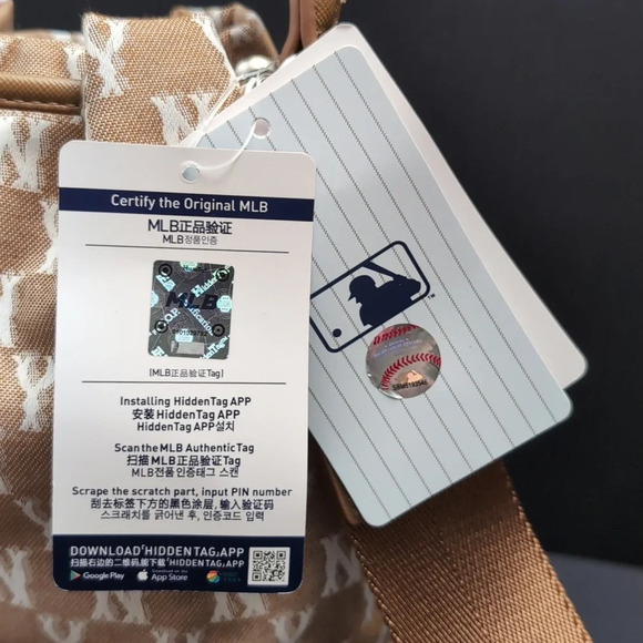 NWT,MLB New York Yankees Tan Jacquard Drawstring Monogramed Crossbody  Bag. - Picture 5 of 12